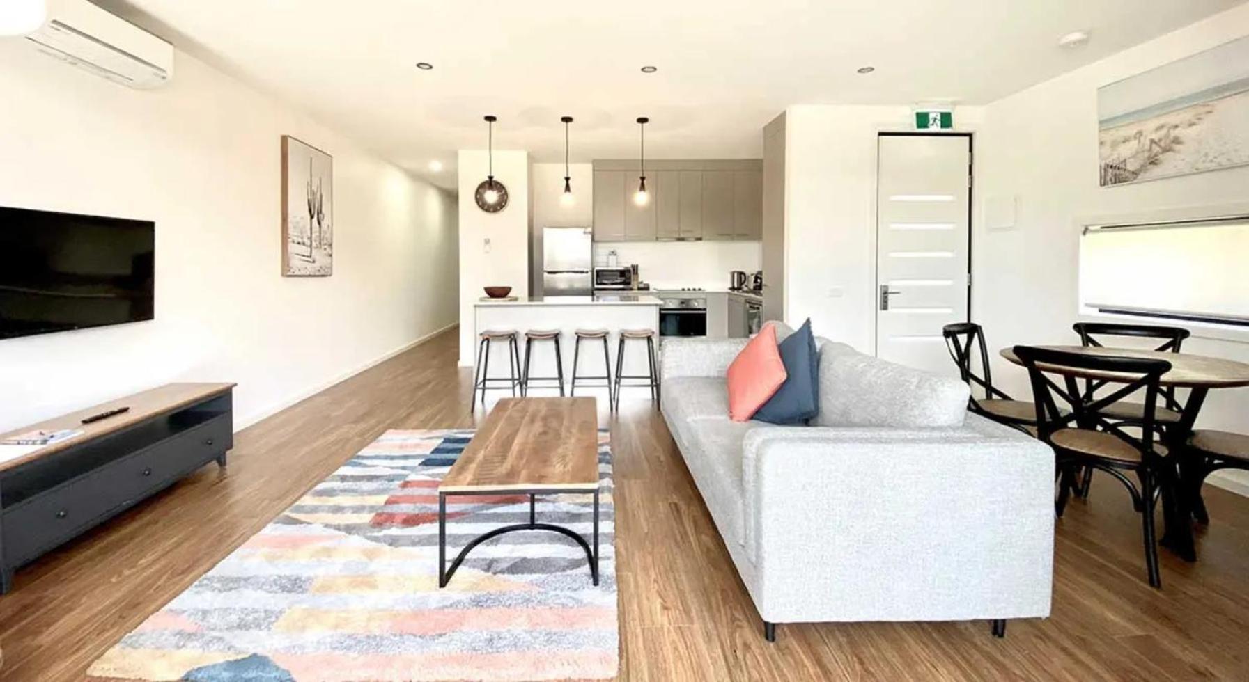 Captain's Cove Accessible Luxury With Free Netflix *