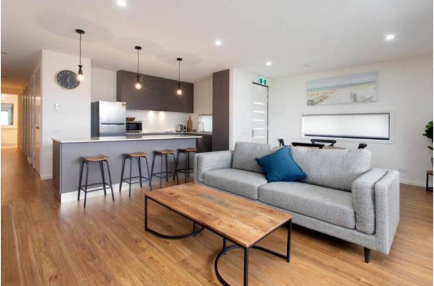Captain's Cove Accessible Luxury With Free Netflix Apartment *